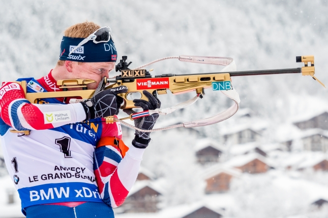 Masový štart mužov: JT Bö odrazil francúzsky útok, vyhral po šiestykrát v sezóne