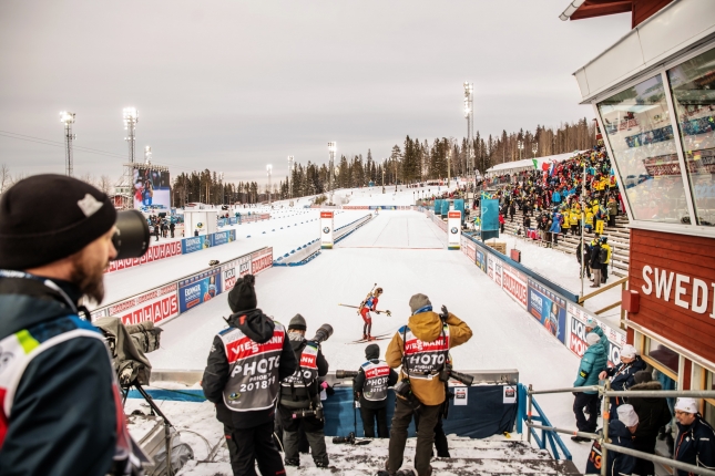 Östersund: Ženskú štafetu bez Sloveniek ovládli Nórky, prekvapením druhé Švajčiarky