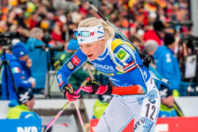 Ruhpolding uzavrela triumfom Makäräinenová po zdolaní Dahlmeierovej, Kuzminová 23.