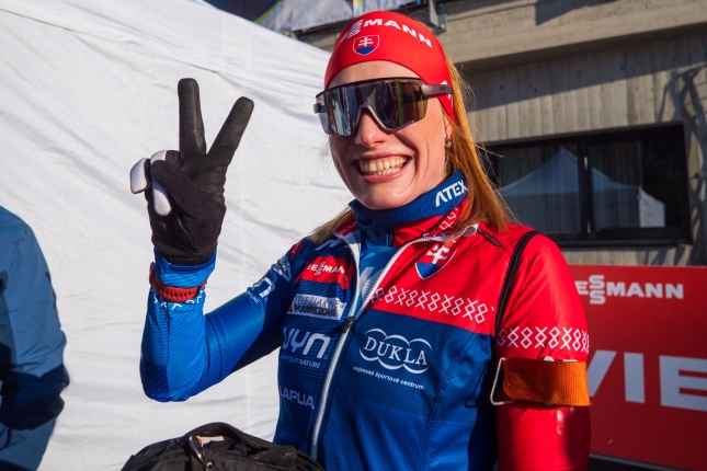 Östersund: Vo vytrvalostných pretekoch to konečne vyšlo Ivone Fialkovej, zvládla stojky a brala 10 bodov