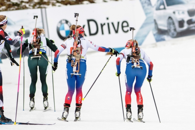 Oberhof je pre Slovákov mimo Paulíny zakliaty, ženská štafeta bola diskvalifikovaná